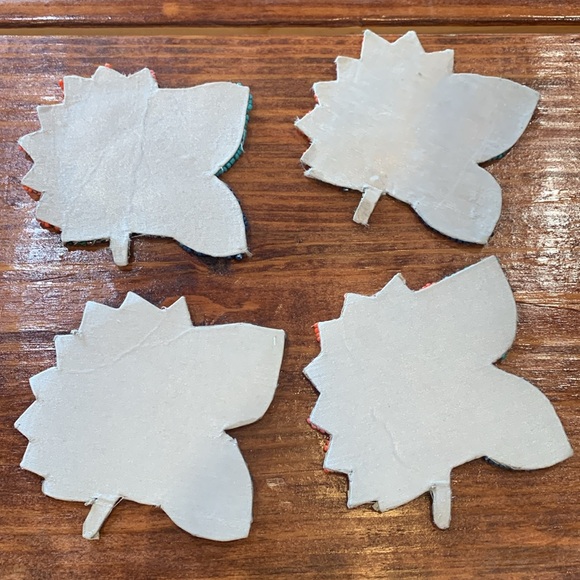 PIER 1 Set of 4 Vibrant Glass Beaded Floral Coasters - Picture 7 of 17